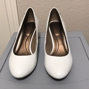Life Stride White Parigi Heels